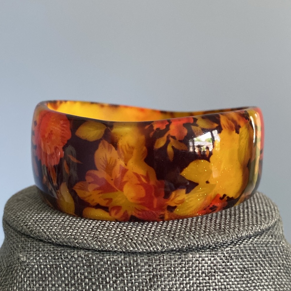 Vintage Floral Bangle Bracelet